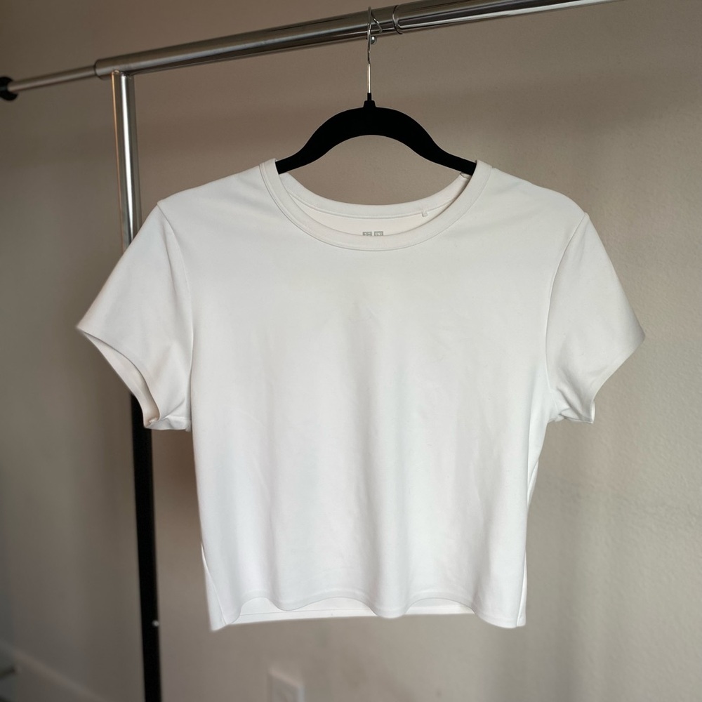 Uniqlo Ultrastretch AIRism Cropped Shirt
